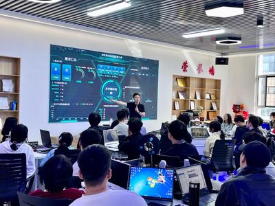 我院多門微課程正式開班，開啟教育科技技術開發(fā)新篇章